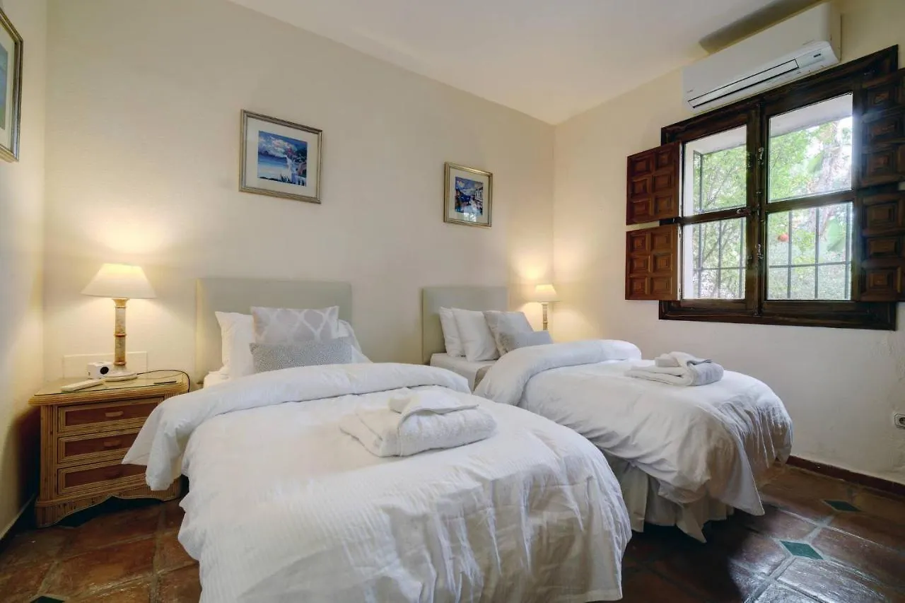Guest house Private 10 Bedroom Nr Marbella, Villa Candela Benahavis Spain