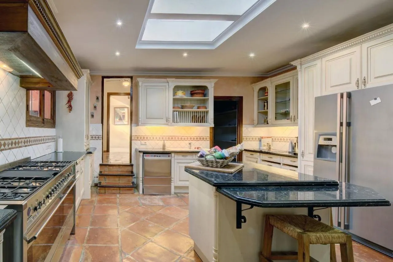 Private 10 Bedroom Nr Marbella, Villa Candela Benahavis