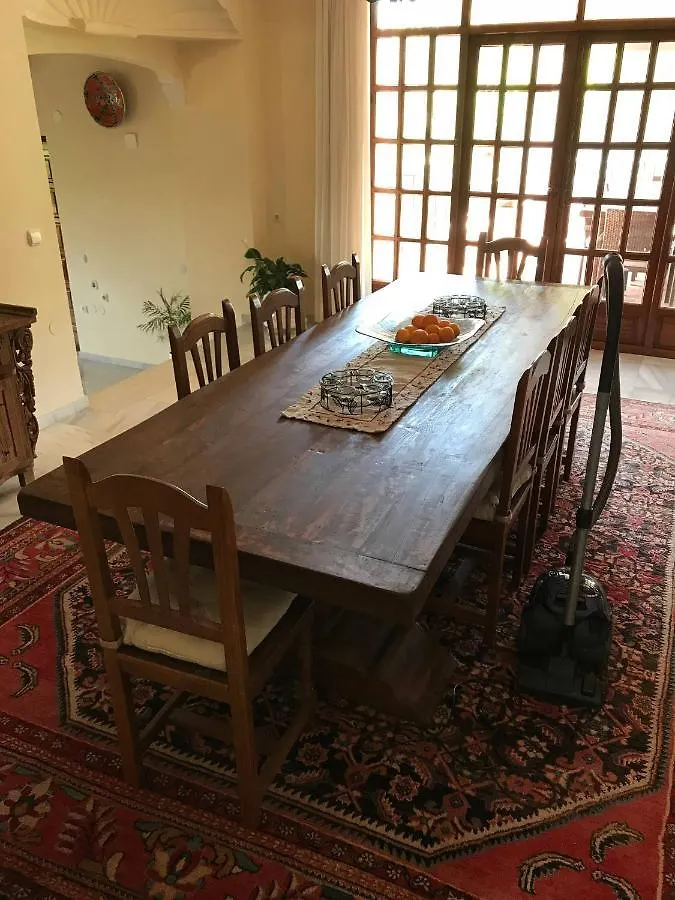 Private 10 Bedroom Nr Marbella, Villa Candela Benahavis Guest house