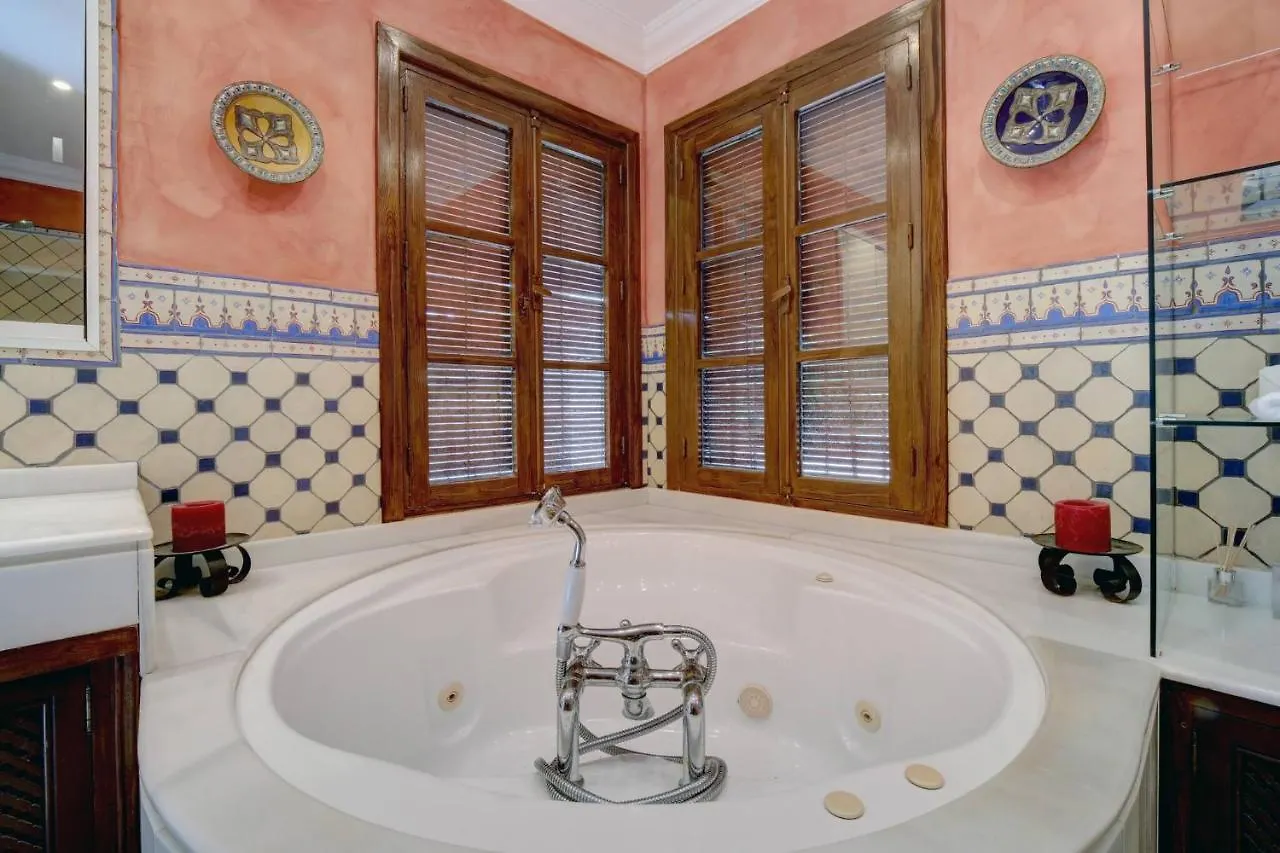 Private 10 Bedroom Nr Marbella, Villa Candela Benahavis 0*,