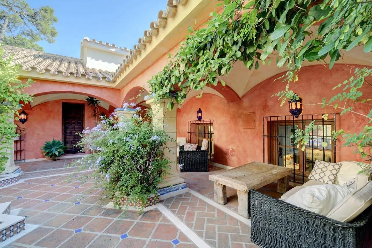 Guest house Private 10 Bedroom Nr Marbella, Villa Candela Benahavis