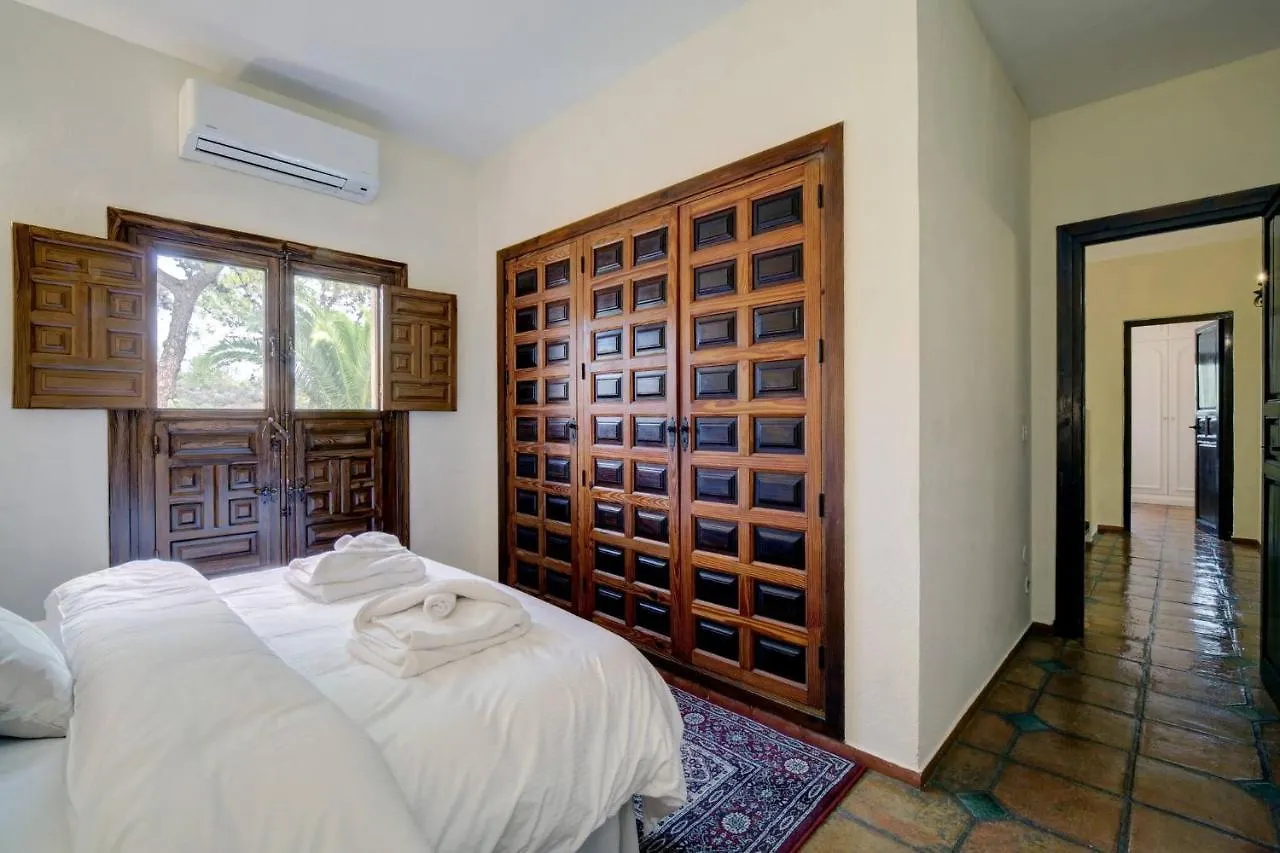 Guest house Private 10 Bedroom Nr Marbella, Villa Candela Benahavis Spain