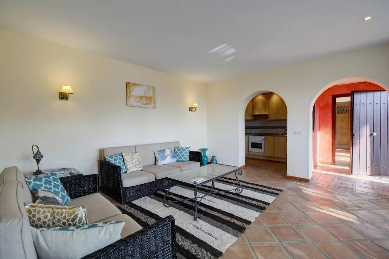 Private 10 Bedroom Nr Marbella, Villa Candela Benahavis Guest house