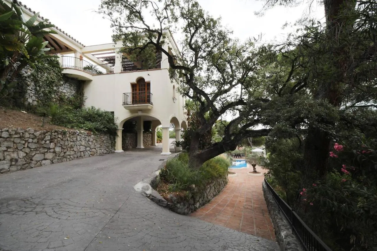 Private 10 Bedroom Nr Marbella, Villa Candela Benahavis Guest house