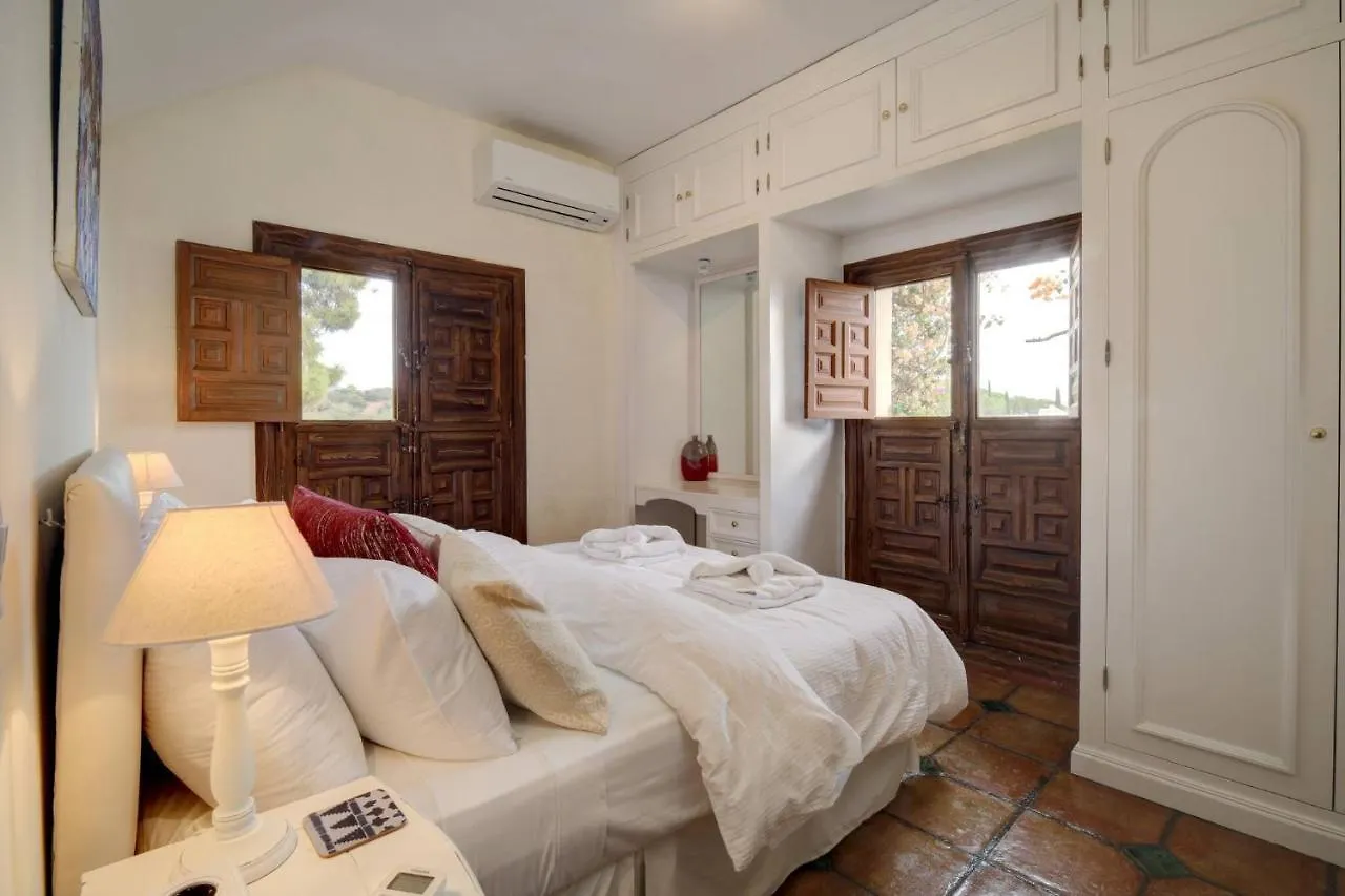 Private 10 Bedroom Nr Marbella, Villa Candela Benahavis